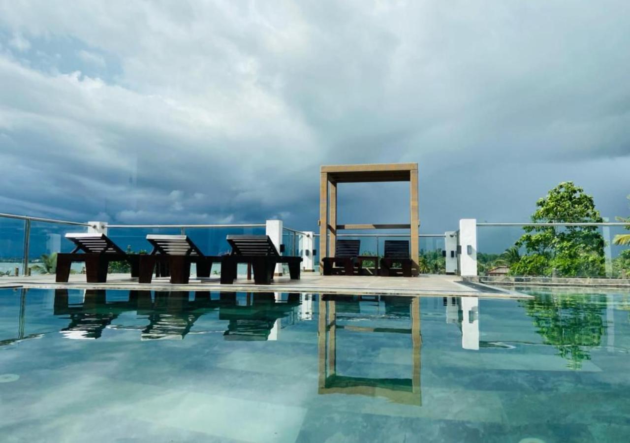 Emerald Bay Resort Mirissa Exterior foto